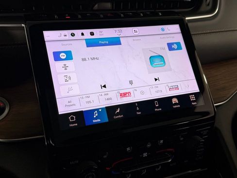 Used 2023 Jeep Grand Cherokee L Summit w/ Luxury Tech Group V image 22