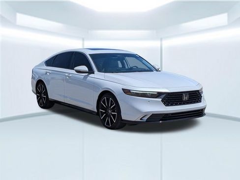 Used 2023 Honda Accord Touring image 8