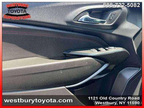 Used 2026 Chevrolet Trax RS w/ Sunroof Package FWD image 18