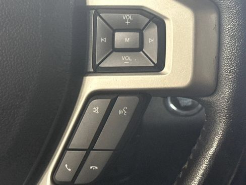 Used 2018 Ford F150 Lariat w/ Trailer Tow Package AWD/4WD image 21