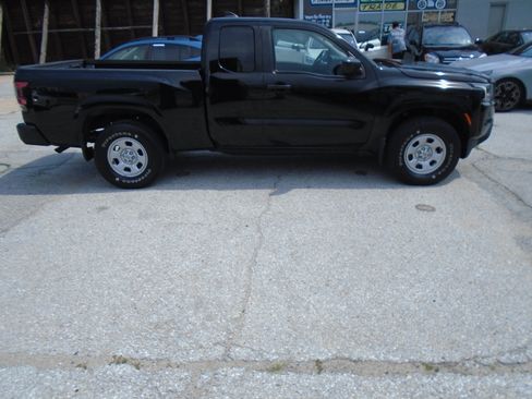 Used 2022 Nissan Frontier S w/ Technology Package AWD/4WD image 4