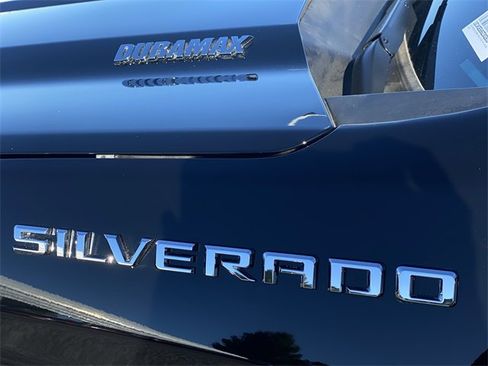 Used 2025 Chevrolet Silverado 1500 LTZ w/ LTZ Premium Package image 9