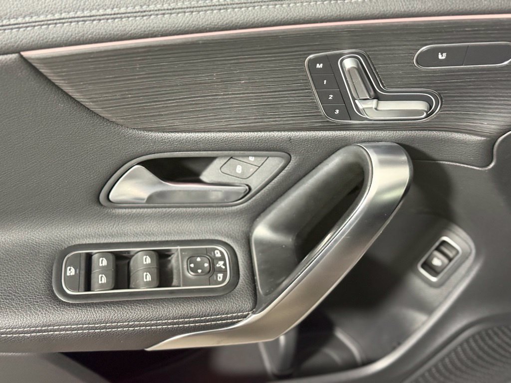 Used 2023 Mercedes-Benz CLA 250 4MATIC image 22