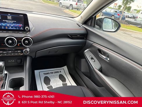 Certified 2025 Nissan Sentra SR FWD image 32