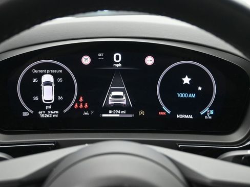 Used 2024 Porsche Cayenne image 13