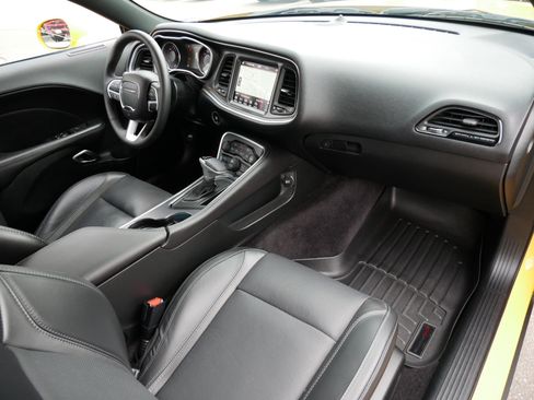 Used 2018 Dodge Challenger GT w/ Driver Convenience Group AWD/4WD image 10