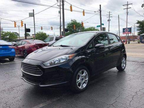 Used 2016 Ford Fiesta SE FWD image 4