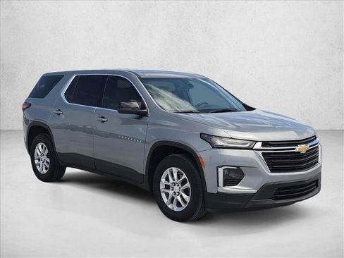 Used 2023 Chevrolet Traverse LS FWD image 3