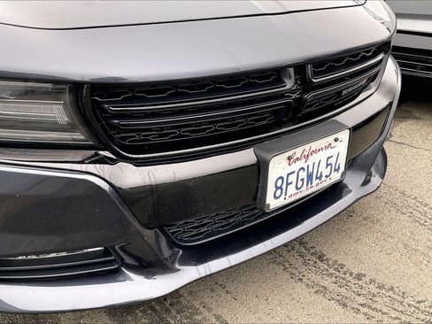 Used 2018 Dodge Charger R/T w/ Plus Group image 32