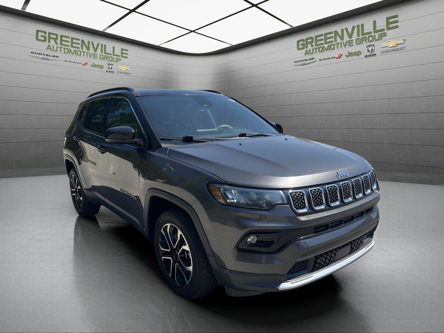 Used 2024 Jeep Compass Limited AWD/4WD image 3