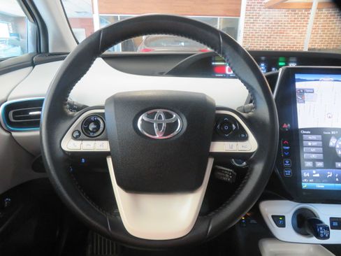 Used 2018 Toyota Prius Prime Premium FWD image 28