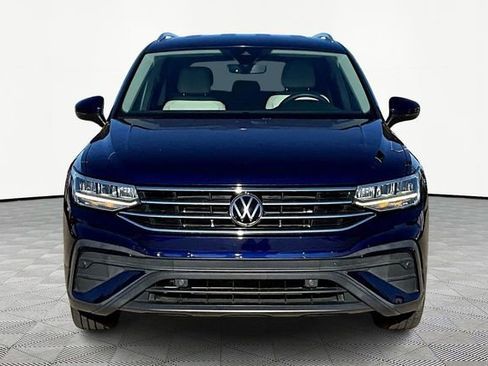 Used 2022 Volkswagen Tiguan SE image 3