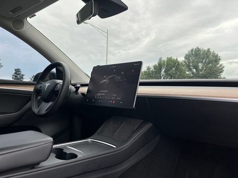 Used 2022 Tesla Model Y Performance AWD/4WD image 27
