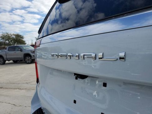 New 2026 GMC Yukon XL Denali w/ Sun & Power Step Package AWD/4WD image 9