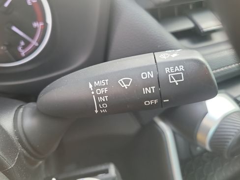 Certified 2023 Toyota RAV4 LE FWD image 31