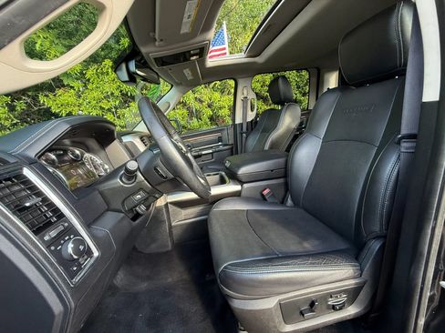 Used 2017 RAM 1500 Laramie w/ Convenience Group AWD/4WD image 2