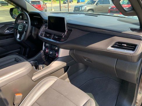 Used 2022 GMC Yukon SLT w/ SLT Premium Package RWD image 19