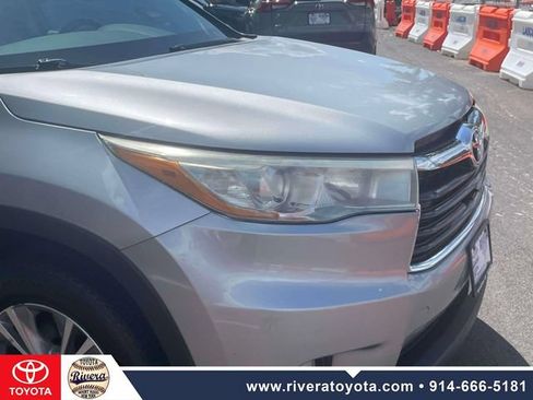 Used 2015 Toyota Highlander XLE AWD/4WD image 11