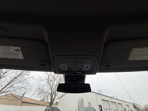 Used 2023 GMC Sierra 1500 SLT w/ SLT Premium Package image 21