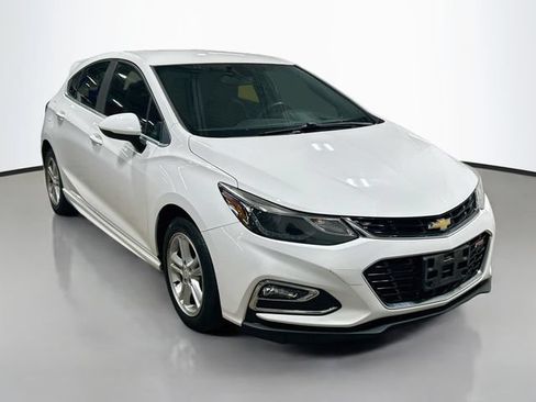 Used 2017 Chevrolet Cruze LT w/ RS Package FWD image 3