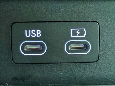 Certified 2025 Genesis GV80 2.5T Prestige image 21