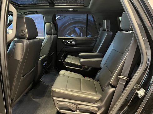 Used 2022 Chevrolet Tahoe Premier w/ Premium Package image 20