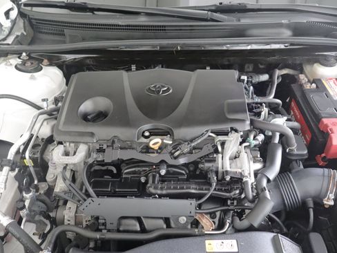 Used 2018 Toyota Camry LE FWD image 26