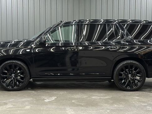 Used 2025 Cadillac Escalade Sport Platinum w/ LPO, ONYX Package image 2