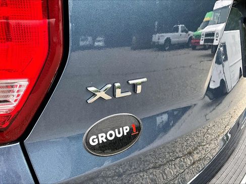 Used 2018 Ford Explorer XLT w/ Equipment Group 202A AWD/4WD image 10