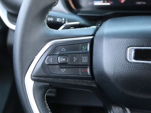 Used 2024 Jeep Grand Cherokee L Laredo AWD/4WD image 18