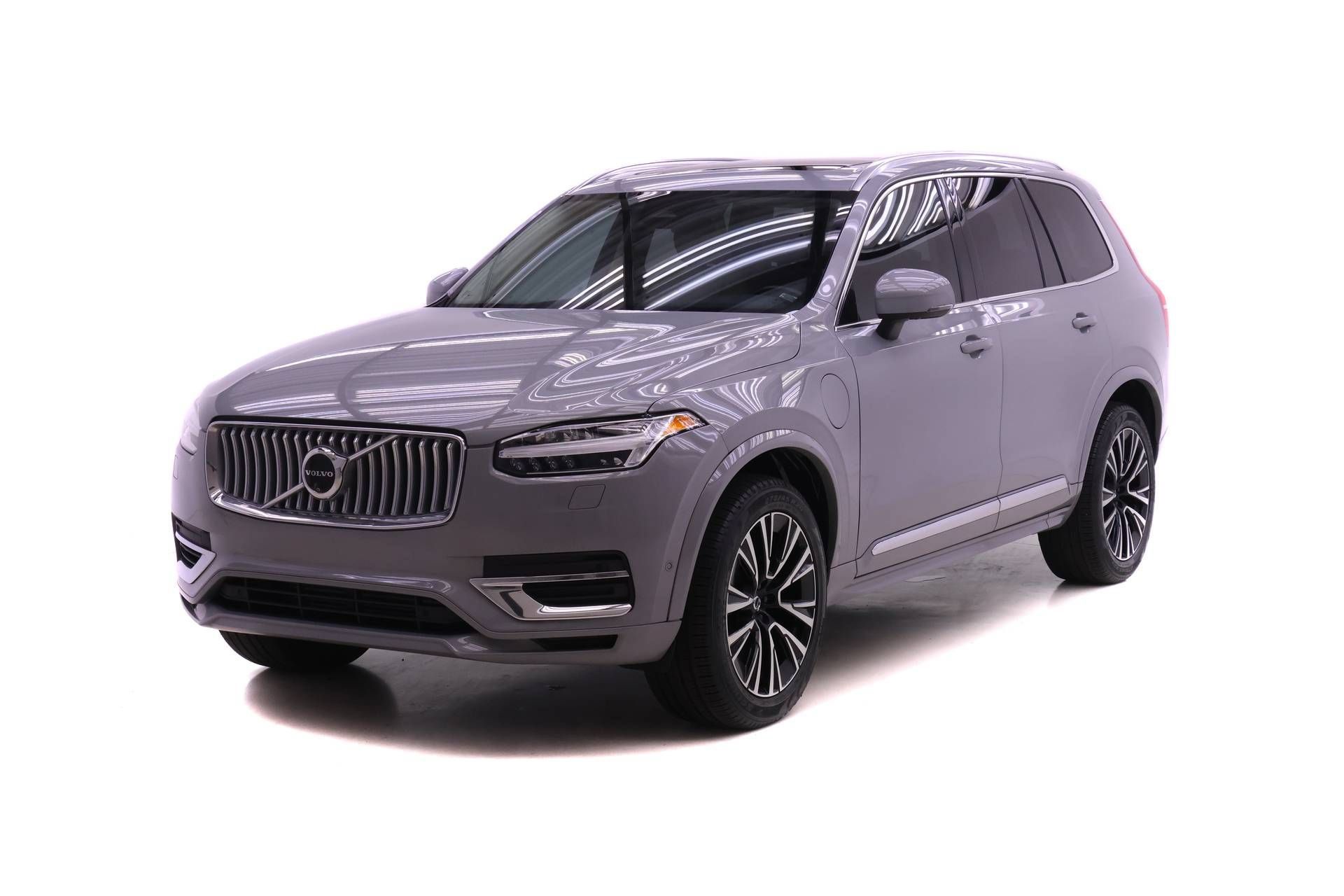 Certified 2025 Volvo XC90 T8 Plus w/ Protection Package Premier AWD/4WD image 1