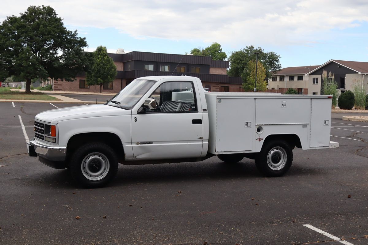Used 1988 Chevrolet Silverado 2500 4x4 Regular Cab image 10