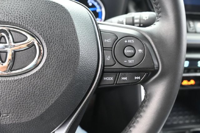 Used 2023 Toyota RAV4 XSE AWD/4WD image 16