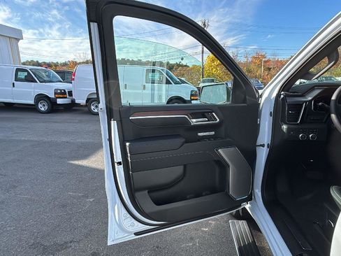 New 2026 GMC Sierra 1500 Denali image 13