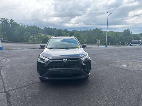 Used 2023 Toyota RAV4 XLE AWD/4WD image 3