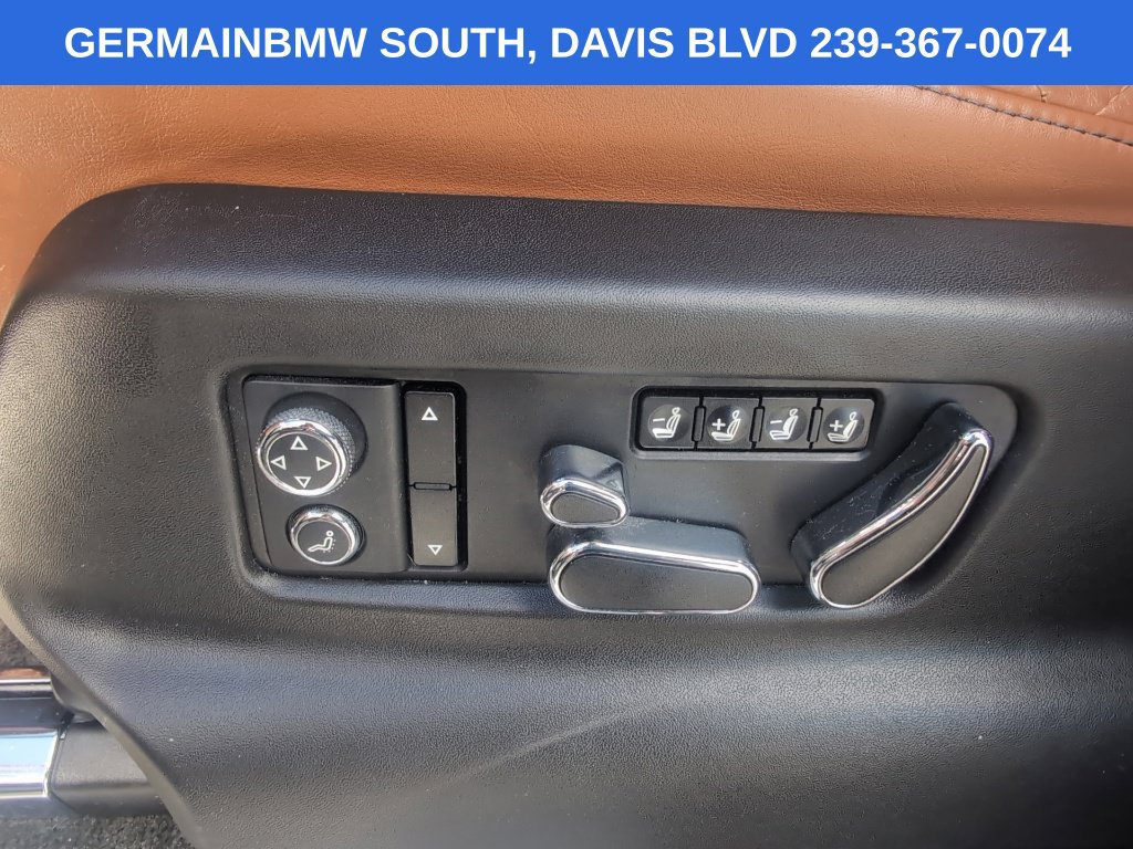 Used 2017 Bentley Bentayga AWD/4WD image 21