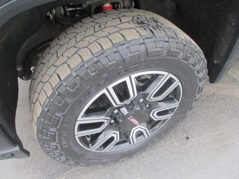 Used 2021 GMC Sierra 2500 AT4 w/ AT4 Premium Plus Package image 12