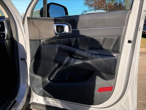 Used 2022 Kia Sorento SX image 28