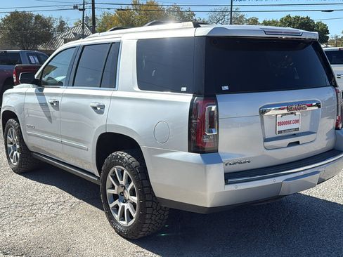 Used 2020 GMC Yukon Denali image 3