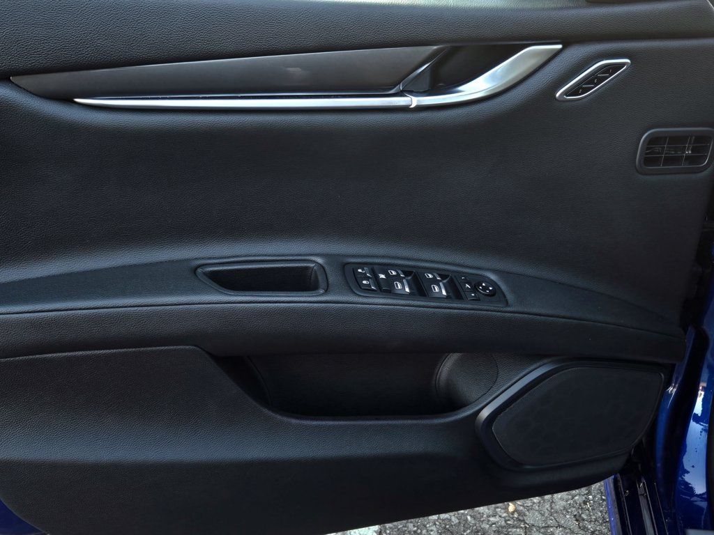 Used 2022 Maserati Ghibli GT RWD image 11