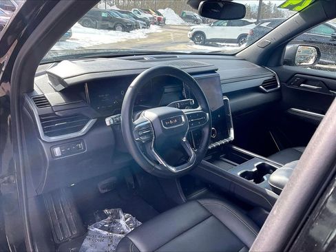 Used 2024 GMC Acadia Elevation image 8