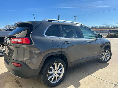 Used 2018 Jeep Cherokee Limited image 6