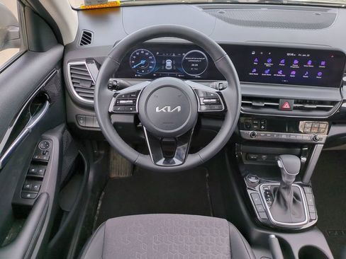 Used 2024 Kia Seltos S image 16