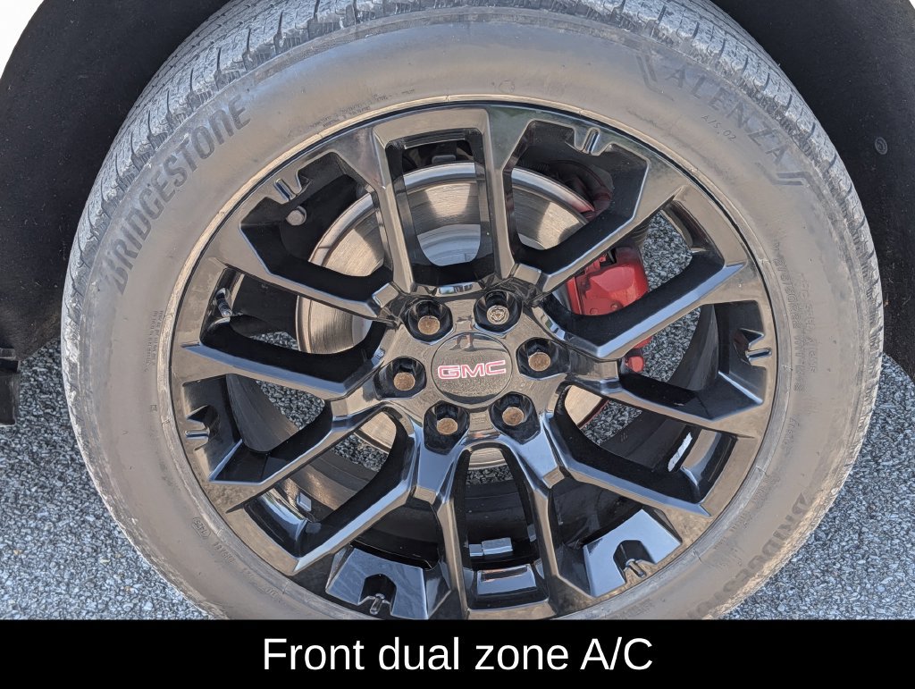 Used 2022 GMC Yukon Denali w/ Denali Premium Package AWD/4WD image 10