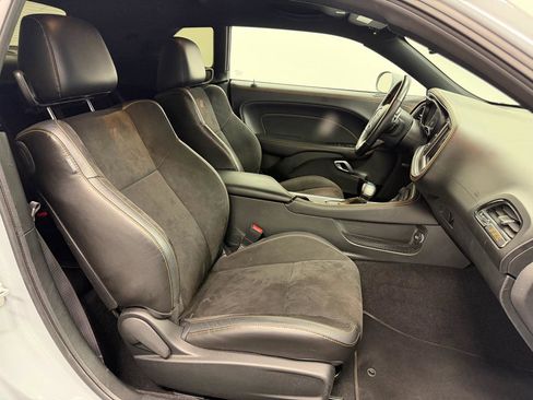 Used 2022 Dodge Challenger R/T Scat Pack RWD image 12
