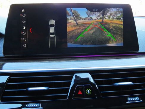 Used 2018 BMW 530i RWD image 24