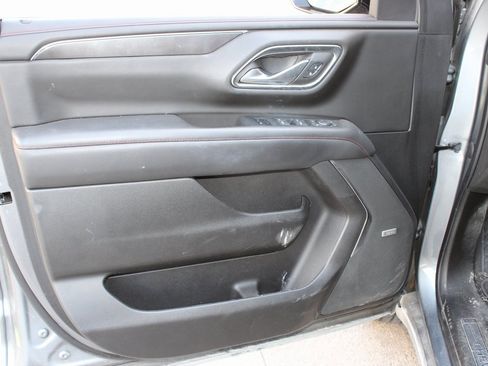 Used 2022 Chevrolet Suburban RST w/ Luxury Package image 21