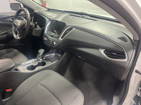 Used 2024 Chevrolet Malibu LT image 24
