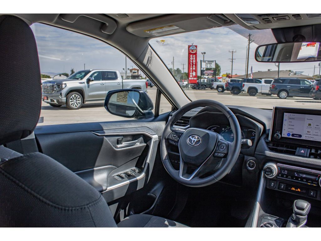 Used 2025 Toyota RAV4 XLE w/ Convenience Package AWD/4WD image 22
