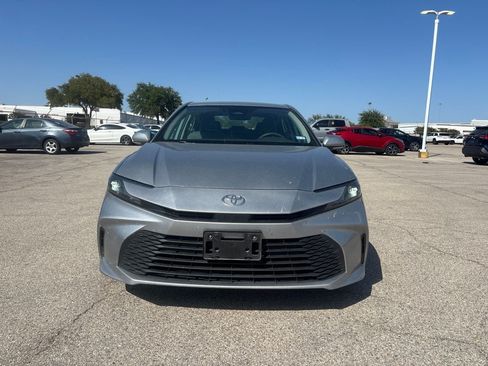 Used 2025 Toyota Camry LE w/ Convenience Package FWD image 2